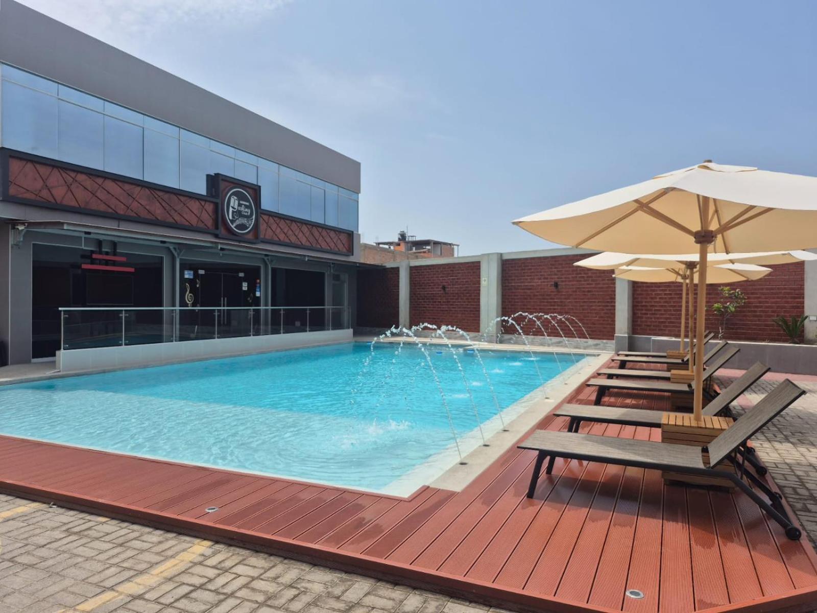 Costa Riviera Hotel Mala